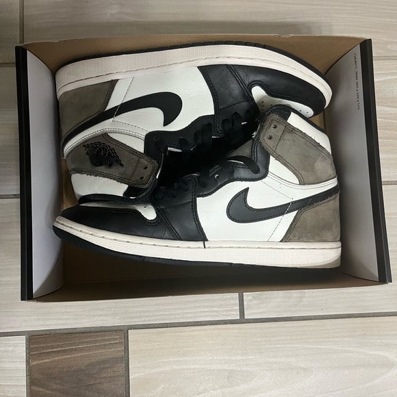 Air Jordan Jordan Retro High OG' Dark Size: men